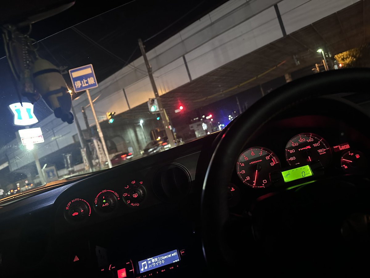 #愛車の欠点を言え見た人強制

とにかく脚が特殊だから脚セッティングが難しい🐧

脚が決まらないと、真っ直ぐ走るのが本当大変🐧💦でトルクステア強烈で筋トレ通り越して手首やられる😂

路面の少しの轍にもダイレクトに反応するからステアリングと格闘する😂