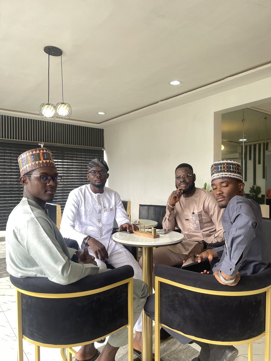 Live at the <a href="/SuperteamNG/">Superteam Nigeria</a> NW/NE mixer🎉🎉