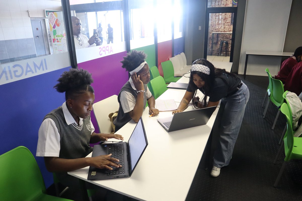 Eazi Code tweet media