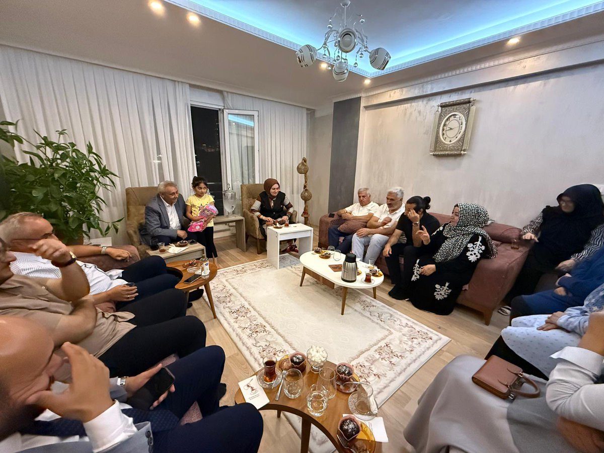 Av. Harika Yıldırım Öztürk (@yldrmharika) on Twitter photo Barbaros Hayrettin Paşa Mahalle Başkanımız Gülizar Dere’yi İlçe Başkanımız Togay Çoban ile birlikte evinde ziyaret ettik.
Gülizar Başkanımıza, ailesine ve ekibine hoş sohbetleri ve nazik misafirperverlikleri için teşekkür ediyorum.
<a href="/BurcuHSahinci/">Burcu H. Şahinci</a> <a href="/HaticeYucel2023/">Haticeyucel🇹🇷</a> Barbaros Hayrettin Paşa Mahalle Başkanımız Gülizar Dere’yi İlçe Başkanımız Togay Çoban ile birlikte evinde ziyaret ettik.
Gülizar Başkanımıza, ailesine ve ekibine hoş sohbetleri ve nazik misafirperverlikleri için teşekkür ediyorum.
<a href="/BurcuHSahinci/">Burcu H. Şahinci</a> <a href="/HaticeYucel2023/">Haticeyucel🇹🇷</a>