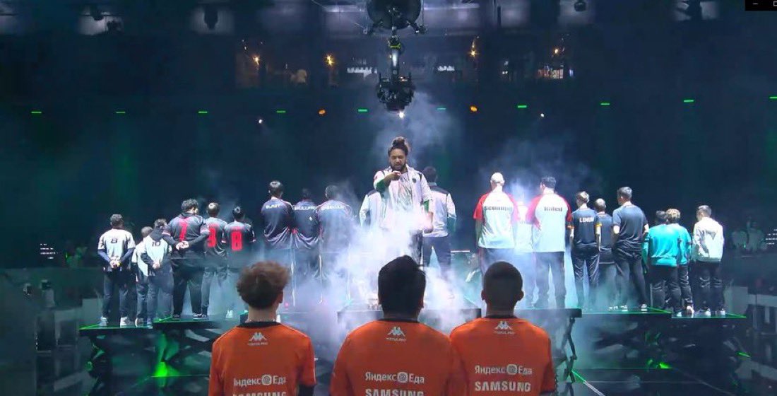 ALL BARK NO BITE SHITTER. <a href="/HisokaT42/">Falcons Soka</a> 

VP WINS GAME 1 WITH 25+ KILLS!  #EWC