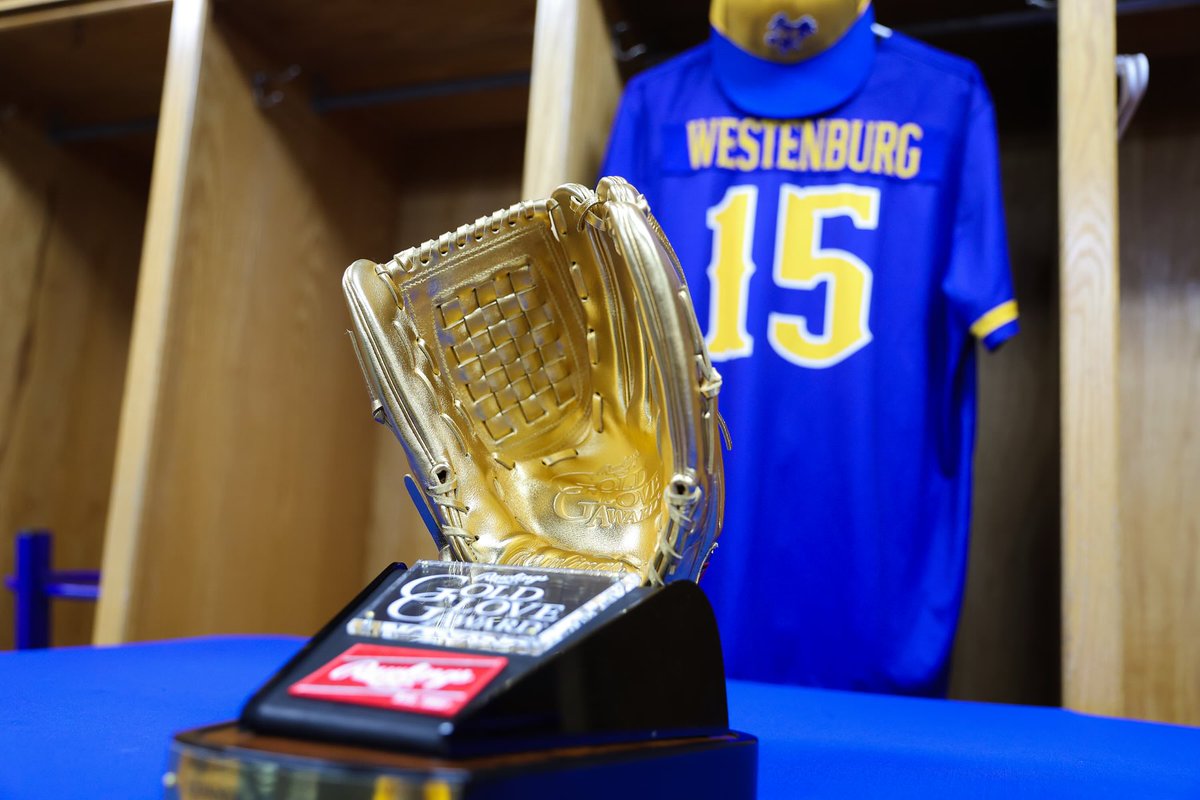 This one shines a little brighter. ✨

Westenburg’s 2025 Gold Glove has arrived. 🔥

#GeauxPokes