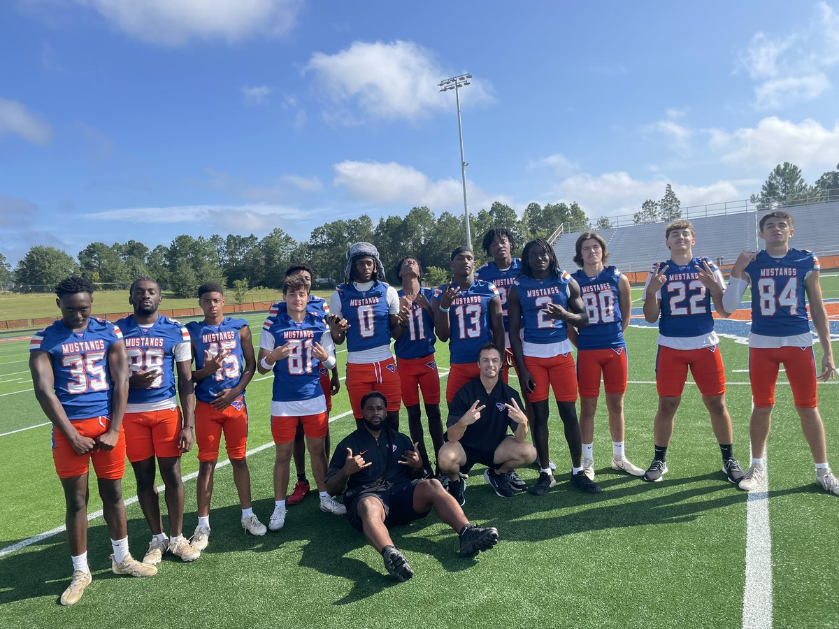 Malcolm Goodridge (@goodridgesc) on Twitter photo Receivers‼️🔥 Let’s go man! Shout-out <a href="/_CoachDavis_/">Coach “Boobie” Davis</a> the 🐐! #playmakers #compete <a href="/MVHS_FB/">Midland Valley Football</a> Receivers‼️🔥 Let’s go man! Shout-out <a href="/_CoachDavis_/">Coach “Boobie” Davis</a> the 🐐! #playmakers #compete <a href="/MVHS_FB/">Midland Valley Football</a>
