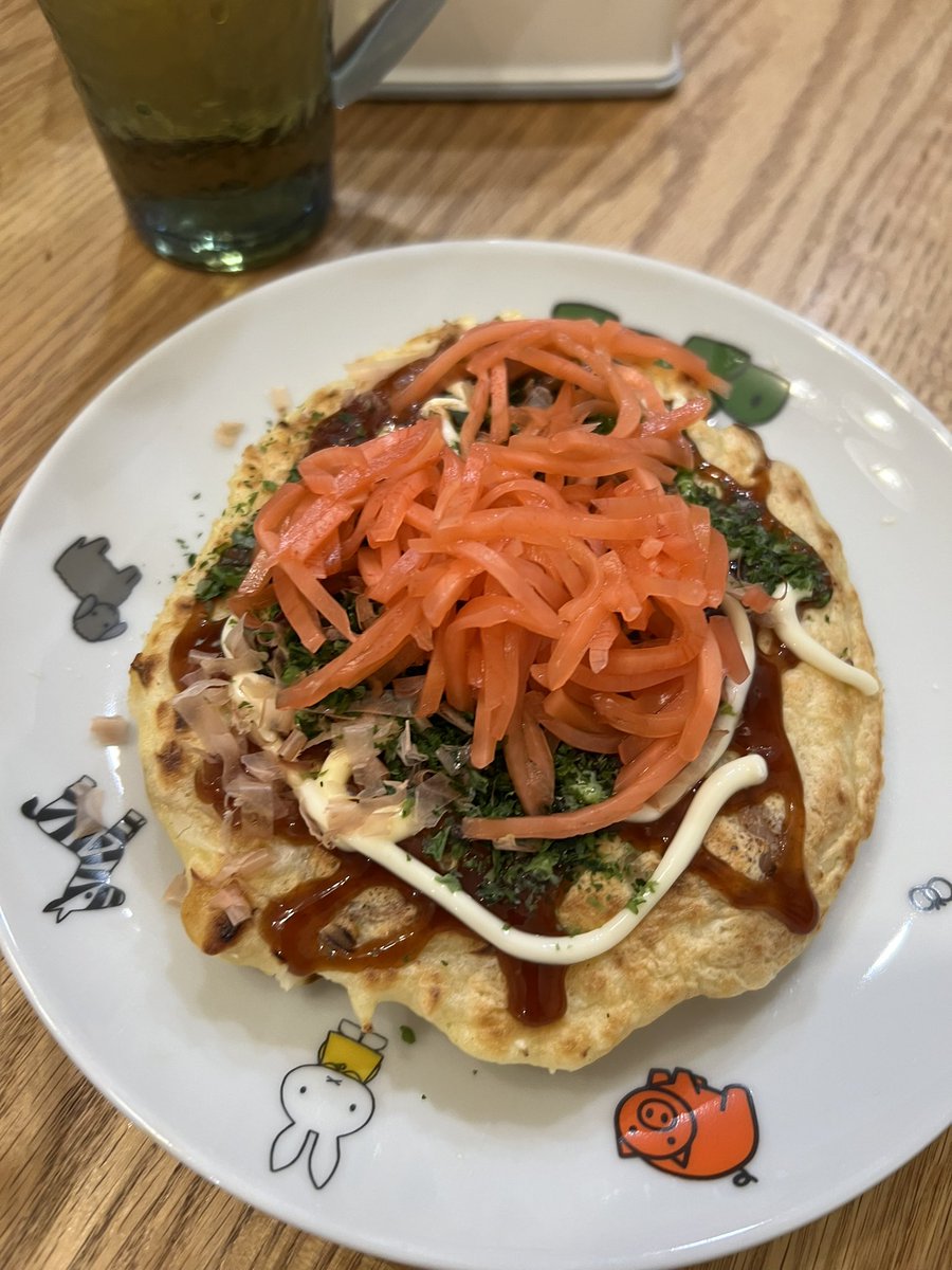 _junka's tweet image. 夫が生姜好きでお好み焼きのビジュがエグいことになっててウケる🤣