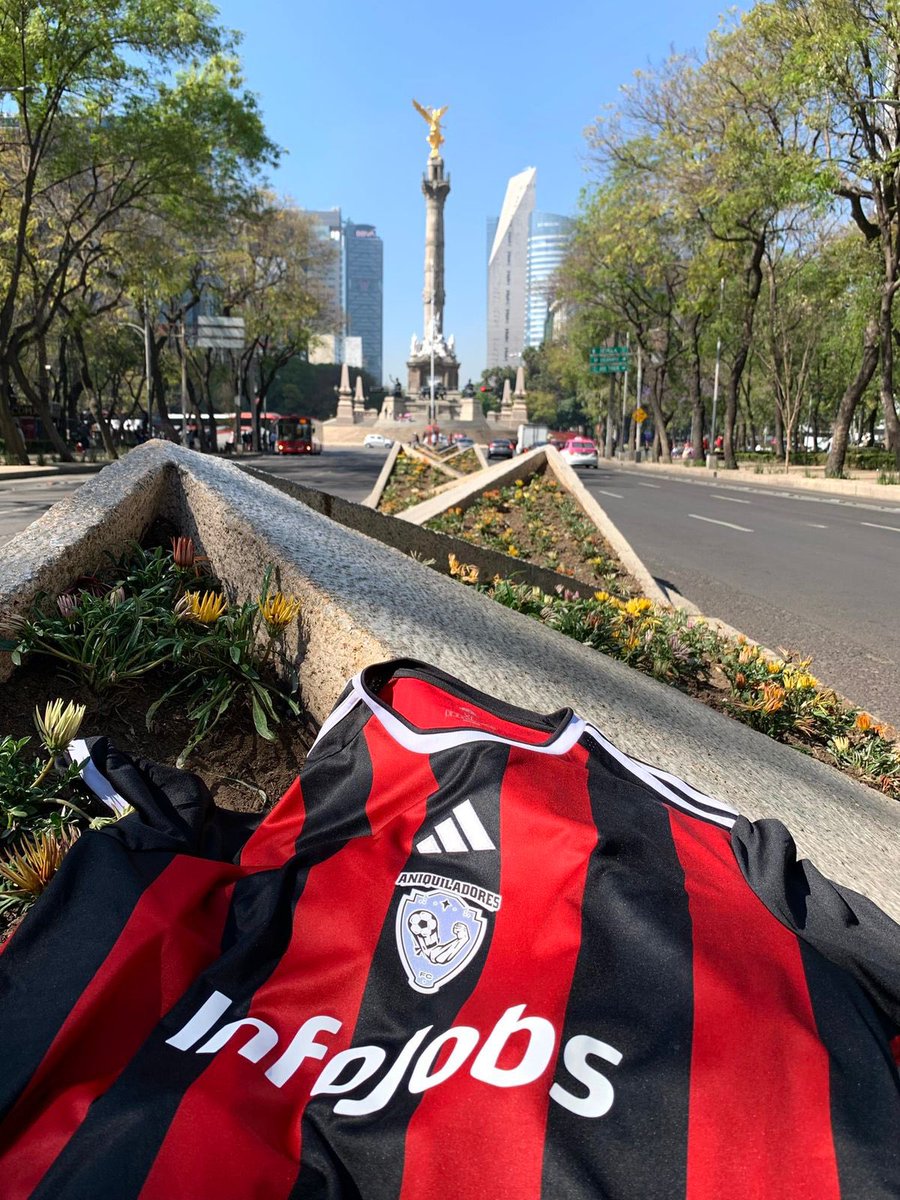 Javi🌻 (@javijavijavs) on Twitter photo Tras ya casi 24 horas de ser oficial la llegada de <a href="/AniquiladoresFC/">Aniquiladores FC 💪</a> a la <a href="/kingsleague_am/">Kings League Openbank Americas</a> les dejó un hilo de todo lo que a estado sonando para el equipo y la liga ❤️🖤🤍
Check in / Rumores / Humo Tras ya casi 24 horas de ser oficial la llegada de <a href="/AniquiladoresFC/">Aniquiladores FC 💪</a> a la <a href="/kingsleague_am/">Kings League Openbank Americas</a> les dejó un hilo de todo lo que a estado sonando para el equipo y la liga ❤️🖤🤍
Check in / Rumores / Humo