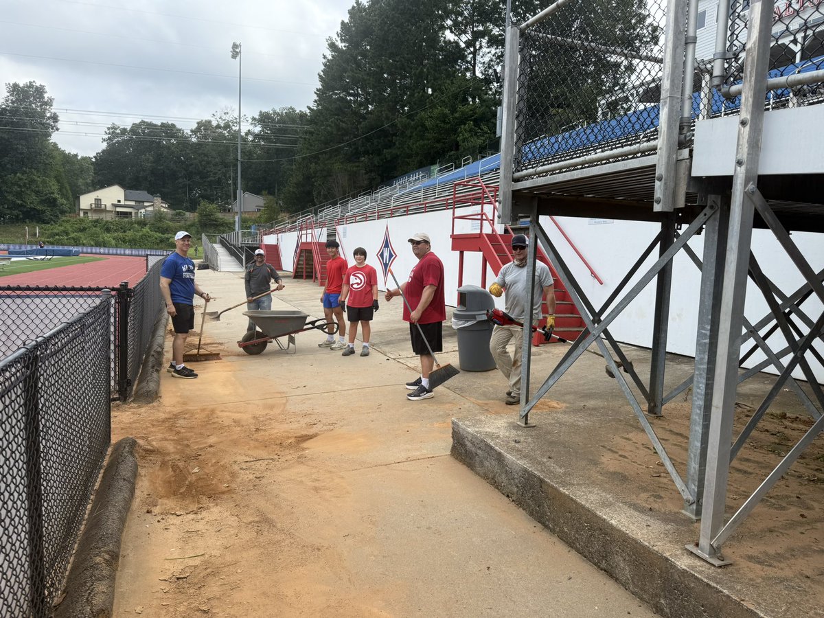 Walton(GA)Recruiting (@waltonrecruits) on Twitter photo BIG THANK YOU to our parents and volunteers for making our Raider Clean Up Day a success #RaiderFbFam 🏴☠️ BIG THANK YOU to our parents and volunteers for making our Raider Clean Up Day a success #RaiderFbFam 🏴☠️