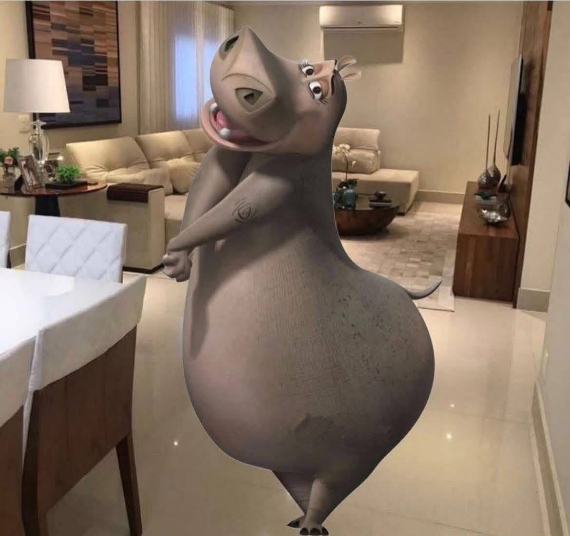 Người ta: Sao dạo này không up hình nữa?
Tôi: