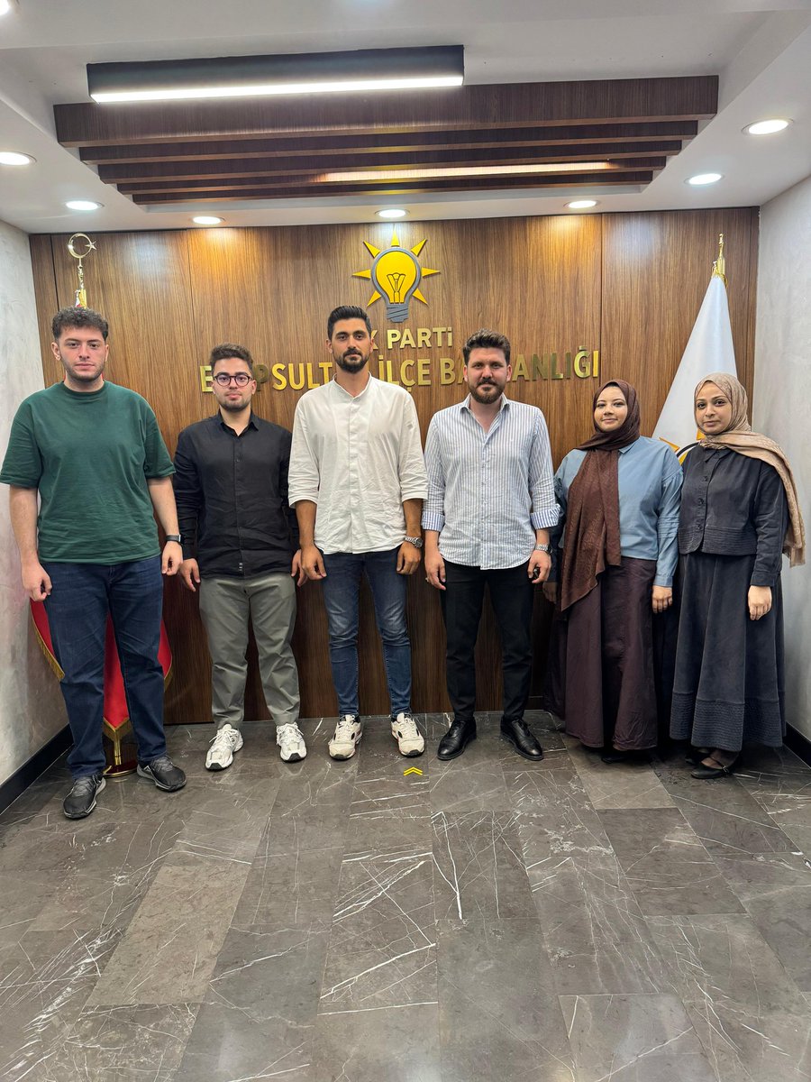 İlçe Başkanlığımızda, İl Gençlik
Kolları 2. Bölge Teşkilat Başkanımız Burak ÇEBİ,
İl Yönetim Kurulu Üyemiz Enes VANLIOĞLU ve Teşkilat
Komisyon Üyelerimizi ağırladık. 

Kendilerine nazik ziyaretleri için teşekkür ederiz. 🇹🇷💫