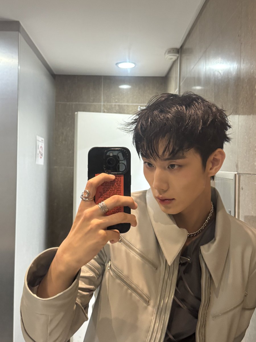 P1H_members's tweet image. MOST WANTED 첫공연 놀러와 주신 여러분 너무 감사드립니다!!🛸✨ 내일도 화이팅~~❤️‍🔥😉🥁

#P1Harmony #INTAK