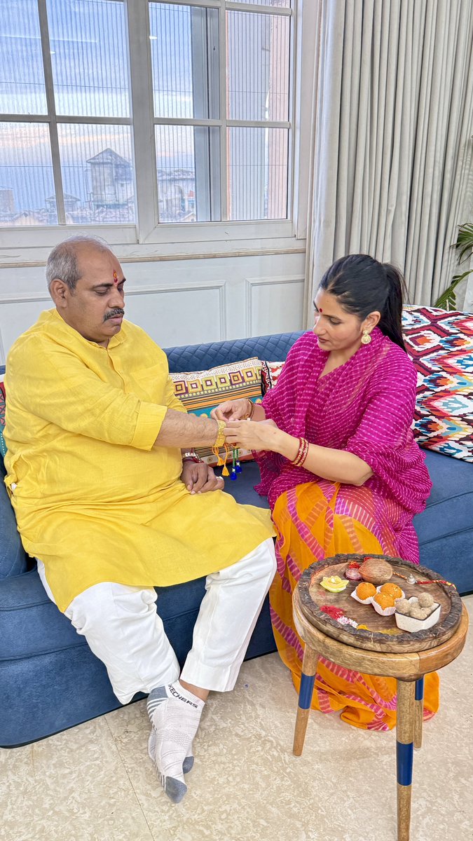RubikaLiyaquat's tweet image. रक्षाबंधन की शुभकामनाएँ भारत 😇