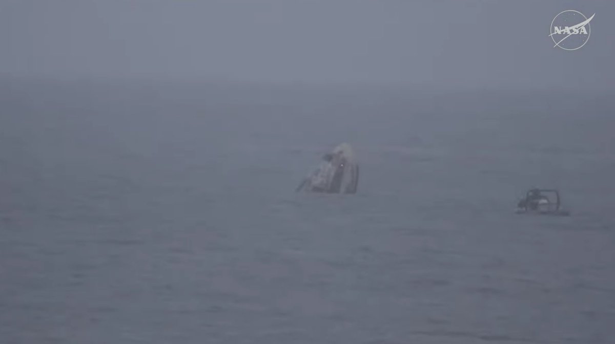 Splashdown "nominal" para la tripulación de Crew 10, que siguen en la cápsula, pero ahora flotando sobre el Pacífico