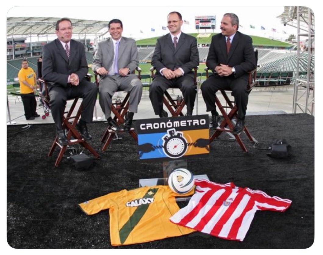 Primer programa en vivo de Cronómetro desde LA: ⁦<a href="/LuisAlvarez_1/">LuisAlfredoAlvarez®️</a>⁩; ⁦<a href="/aagulla_TV/">Andres Agulla</a>⁩; ⁦<a href="/EduardoVarelaTV/">Eduardo Varela 🇲🇽</a>⁩ y ⁦<a href="/EJerezESPN/">Ernesto Jerez</a>⁩. Detrás de cámara estábamos ⁦Edgardo Mattei, ⁦<a href="/Tigrebaraldi/">Luis Baraldi</a>⁩ y yo. #LosOriginales, ¿verdad Bituín?🤣🤣🤣. #QuiénNosQuitaLoBailao