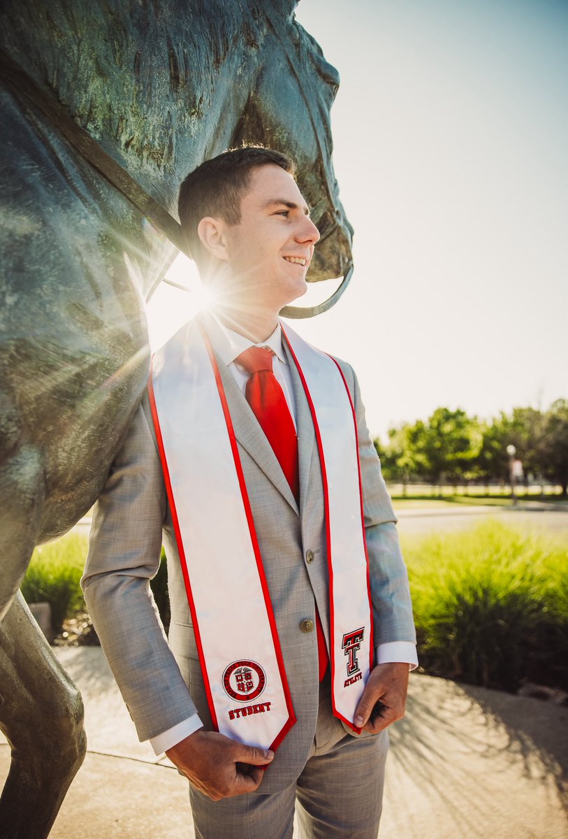 That’s our grad! Congrats Piotr  🎓 

#WreckEm