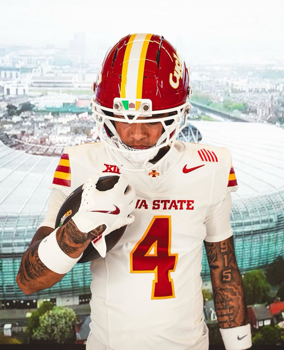 UNISWAG's tweet image. The threads for @CycloneFB to wear in @cfbireland game.

#uniswag
