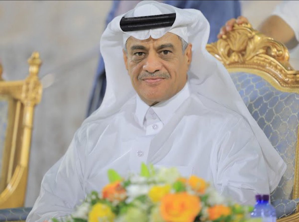 circle_axis's tweet photo. ليت #ثمانيه تضم المذيع @khdier3500 ويكون له برنامج خاص على دوري يلو https://t.co/MCH0943m3A