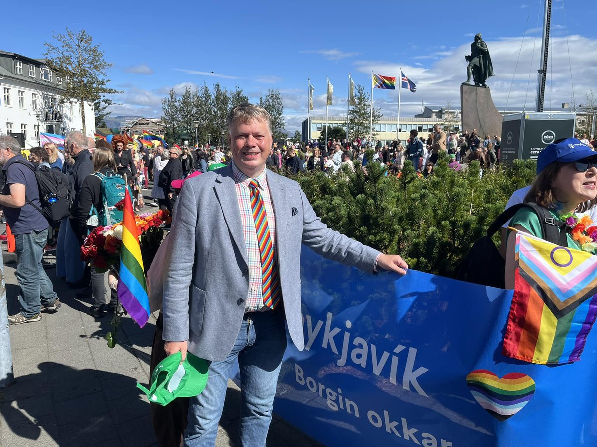 Gífurlegt fjölmenni og einmuna veðurblíða í gleðigöngunni!