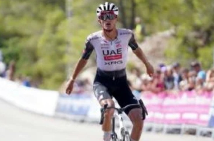 🔴#Deporte II El mexicano Isaac del Toro remonta y conquista la Vuelta a Burgos, su novena victoria del año