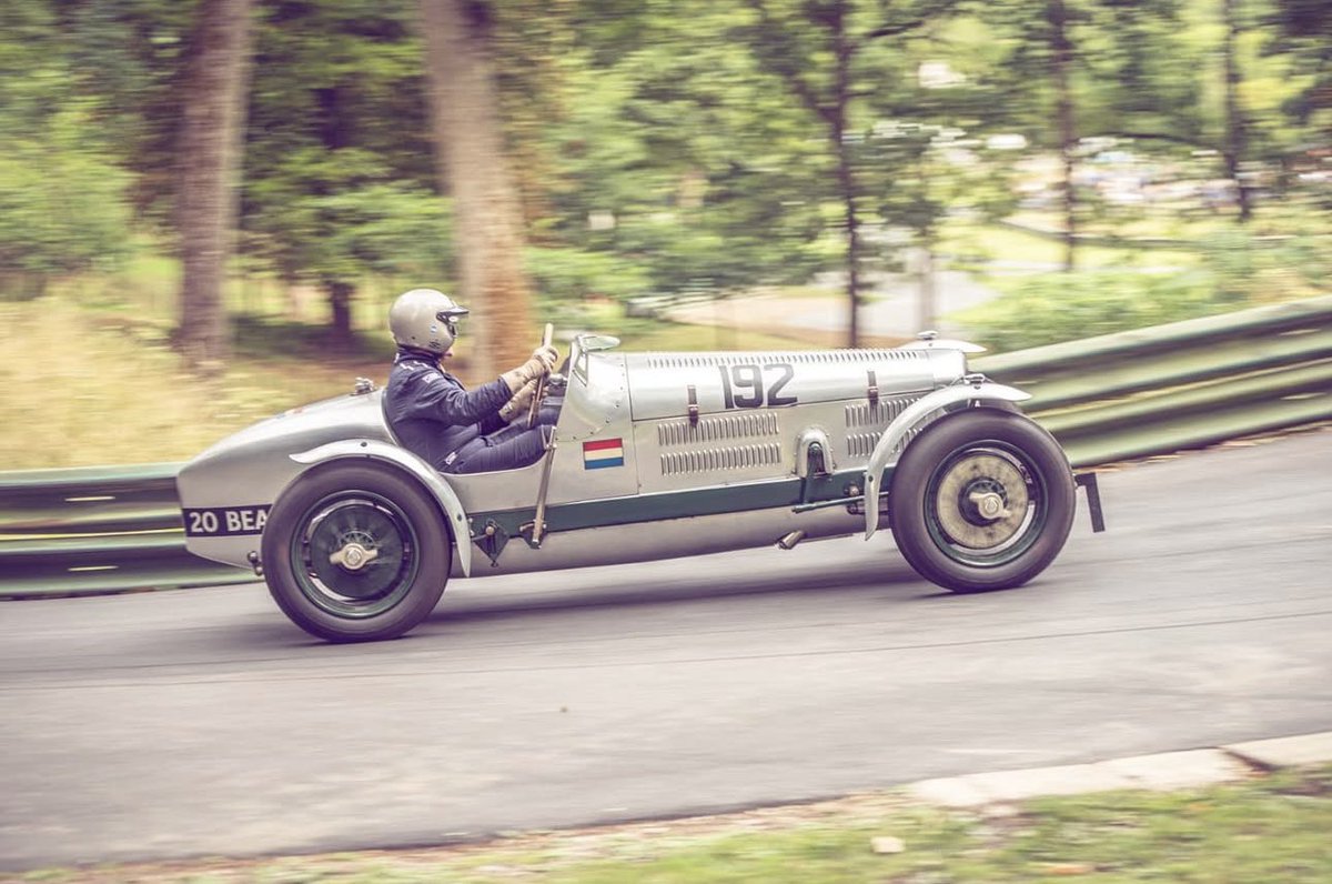 An exquisite weekend at Prescott, an indescribable atmosphere, evocative noise, smells &amp; a burning desire of competitiveness, all set in the ❤️ of Gloucs. Thank you to the <a href="/thevscc/">VSCC</a> for a fantastic organisation &amp; here’s to a faster time next year !

📸 @silly_old_car_lover