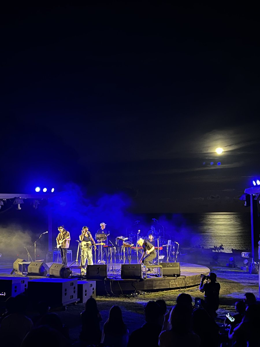 在月光下的演出