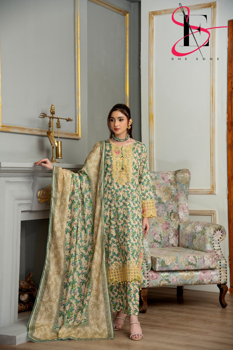 SHE_EDGE's tweet photo. π Where natureβs charm meets timeless craftsmanship. This leaves-print beauty with golden yellow embroidery is more than a suit β itβs a story of elegance stitched into every detail. π· SHE EDGE β bringing your style to life, naturally. #SHEEDGE #SheEdgeStyle #FeelBeautiful https://t.co/9v7Hvk7Qx1