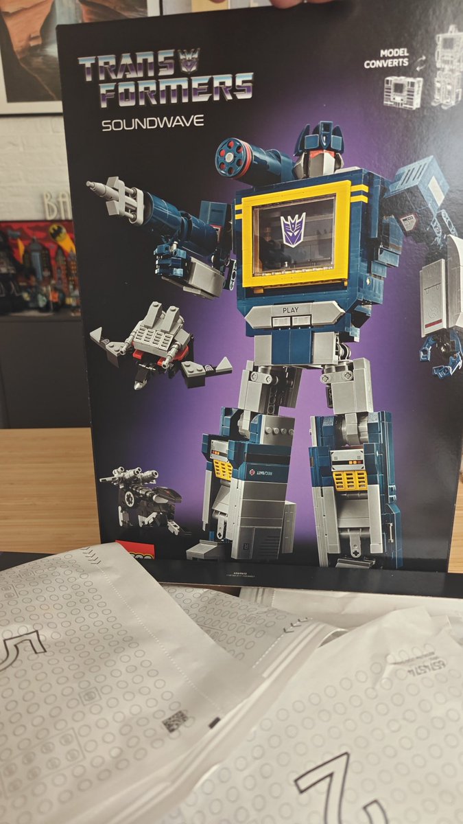 And so it begins!

#Transformers #LEGO