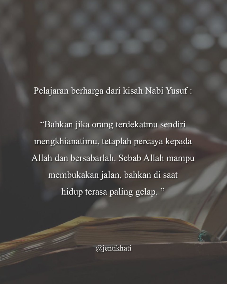 jentikhati's tweet photo. Antara kunci kebahagiaan adalah redha dengan setiap apa yang Allah beri, baik sekecil-kecil nikmat ke sebesar-besar musibah. Berhenti gelisah, berhenti mengeluh. Yakin setiap takdir Allah, ada hikmah yang telah dipersiap untuk kita. Lalui dengan sabar dan redha. https://t.co/KiWQjLLT6C