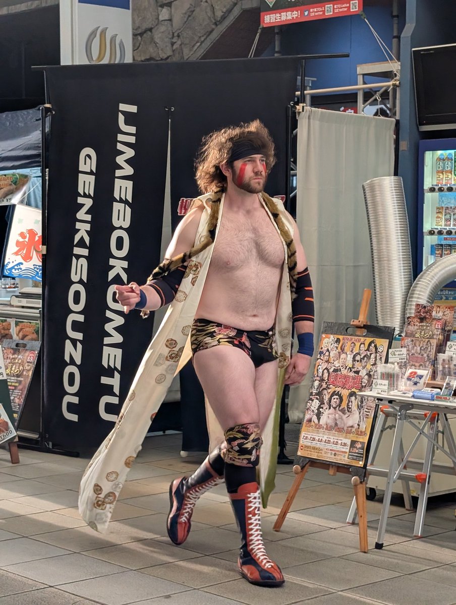 gamba20051203's tweet photo. 出世頭、チョップもどんどん威力増してるかな？
#柳ケ瀬プロレス
#柳ケ瀬夏まつり
#ジャック・ケネディ https://t.co/9JgFI0MdVj