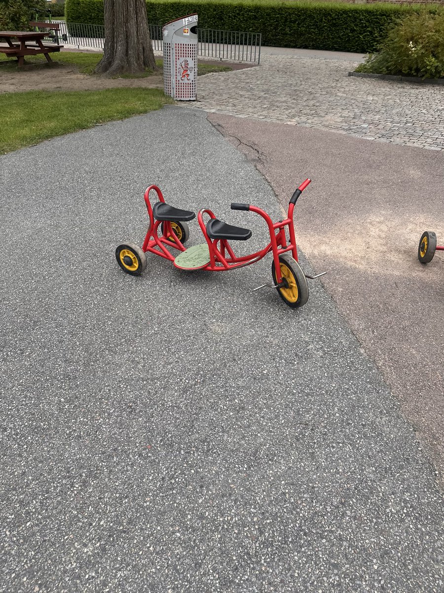 druvan_'s tweet photo. jag och vem? https://t.co/eB2z3F6Un3