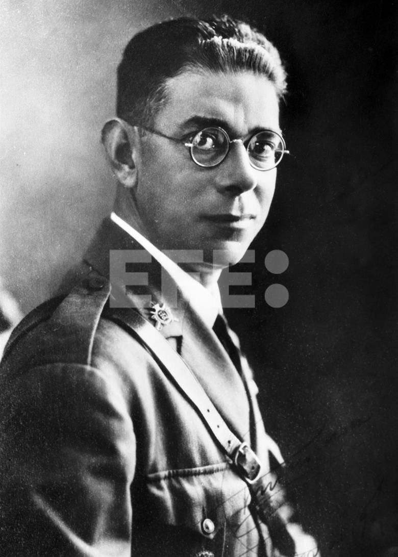 Emilio Mola (1887-1937) encarna como pocos la evolución del regeneracionismo castrense asociado al asociado al sector africanista del Ejército, tal y como han explicado G. Jensen y D. Macías. La lectura atenta de sus obras completas, escritas en los años treinta, nos dicen mucho