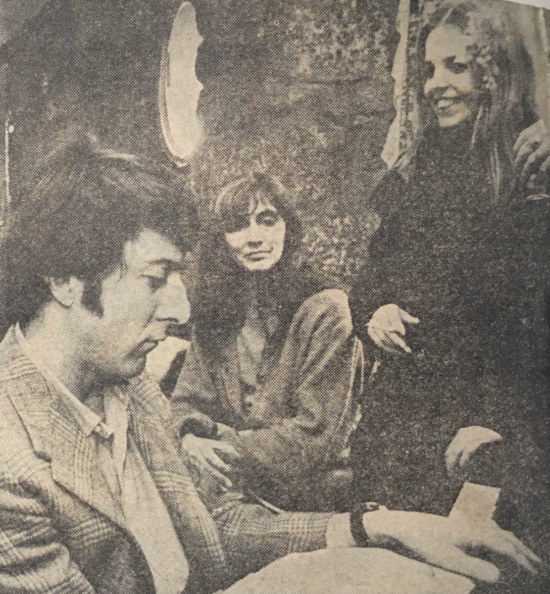 🎁Wishing fab Dustin Hoffman a super 88th birthday 🥳this is a photo from “The Straw Dogs “🎈he’s a super actor with a wicked sense of humour 😅we had great fun 😘the lady in the middle is the late June Brown who played my mother but was not featured in the film 🎉love Sally 💋