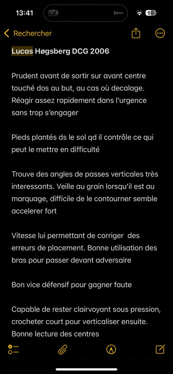 Voici ce que j’écrivais au propos d’Høgsberg courant 2024, central/latéral avec une bonne conscience de ses deux pieds

Très grand potentiel, Strasbourg fait un excellent coup en enrolant un centrl capable de faire progresser le jeu sans négliger l’aspect défensif