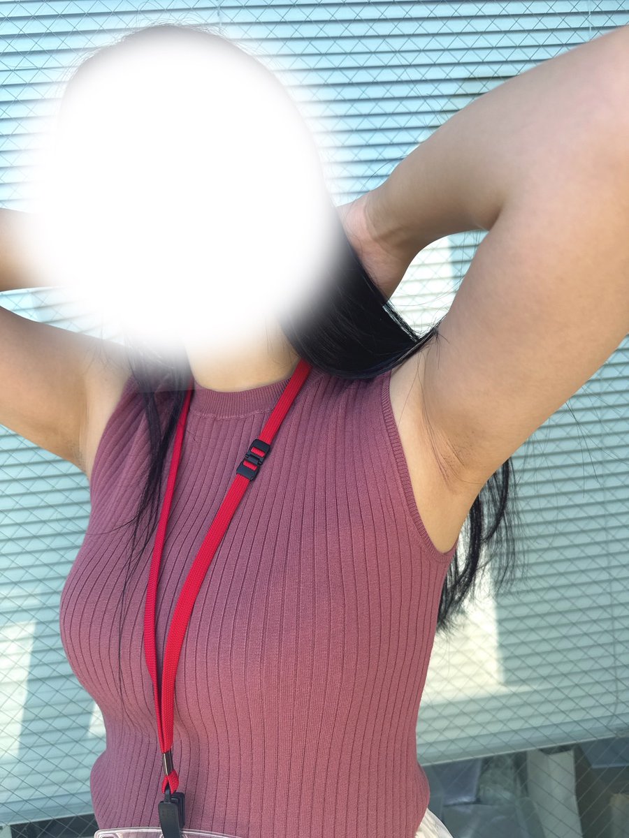 出勤後、6時間経過したワキをお届けいたします。
※顔出しNGのため拡大OK