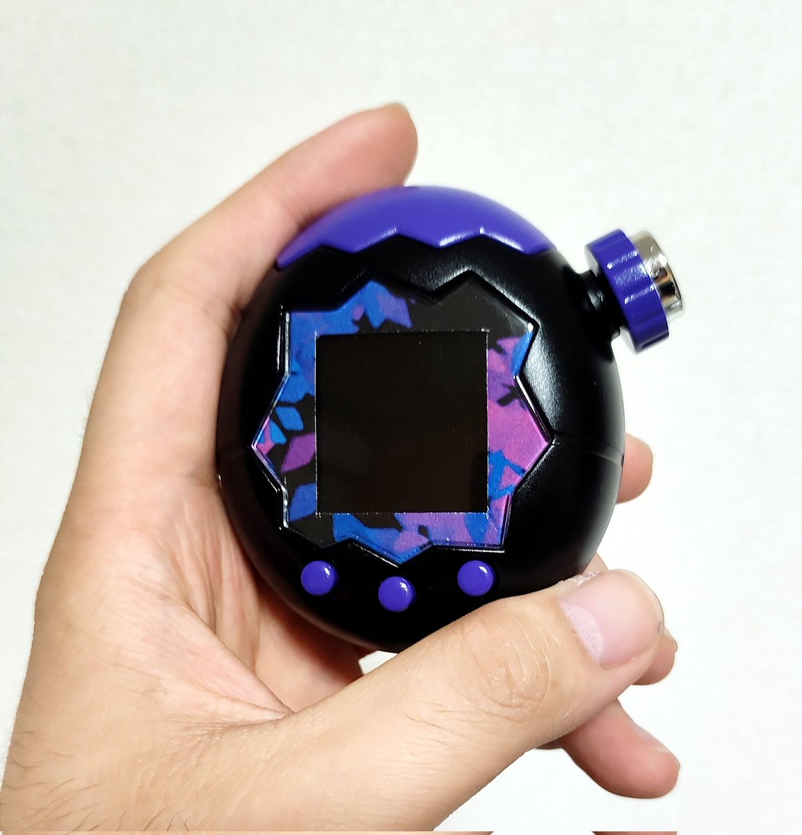 たまごっちパラダイスを塗装してみました✨ 元々のピンク×グリーンも