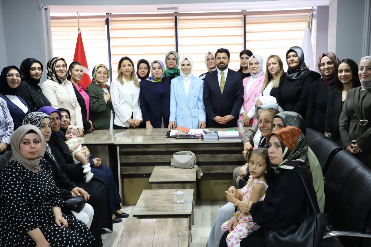Aile Sosyal Politikalar Bakanımız Sayın <a href="/MahinurOzdemir/">Mahinur Özdemir Göktaş</a>  hanım İl Kadın Kolları Teşkilatımızı ziyaretleriyle onurlandırdı. 
<a href="/yilmaz_seven/">Av. Yılmaz SEVEN</a> 
<a href="/masifegundogdu/">Maşife GÜNDOĞDU</a>
