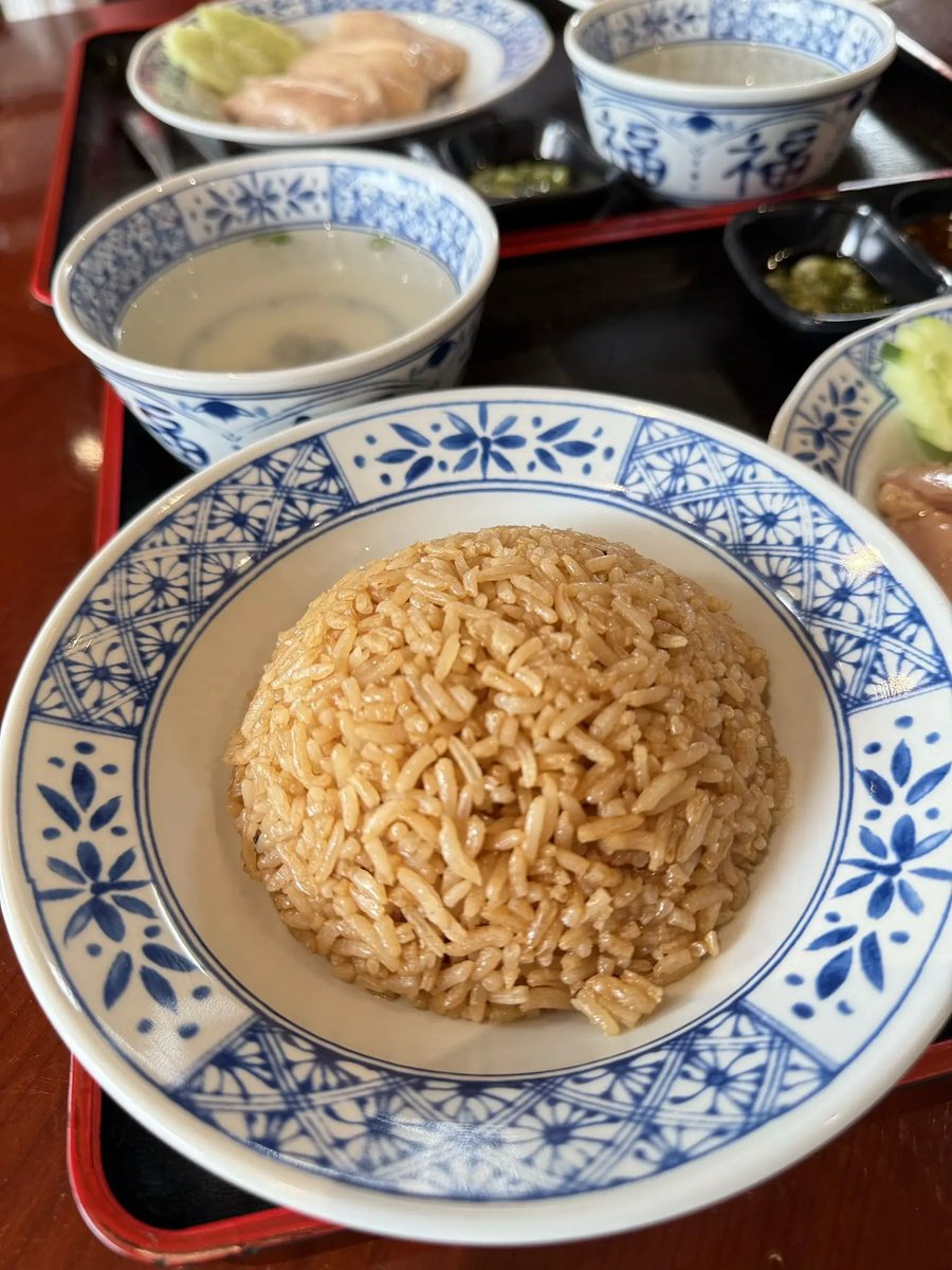 monicmonae's tweet image. ข้าวมันไก่ : ข้าวมันหอม ไก่นุ่มละลายในปาก น้ำจิ้มเด็ด เสิร์ฟพร้อมน้ำซุปร้อนๆ แค่ 99.- ซาลาเปาไส้ไหล แป้งนุ่ม ไส้หอมหวานกำลังดี 😋 พบได้ที่ Man Hin by Chef Man ชั้น G โรงแรม Grand Centre Point #ข้าวมันไก่ #ManHin #ChefMan #ของอร่อยต้องบอกต่อ #ร้านข้าวมันไก่