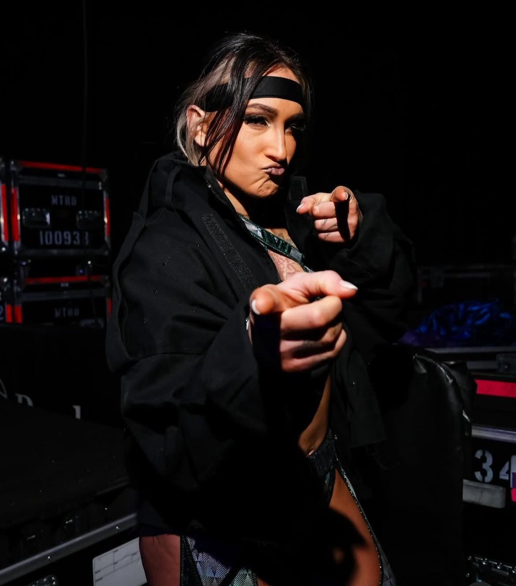 ＥＲＺＡ ＬＡＺＡＲＵＳ エルザ・ラザルス tweet media