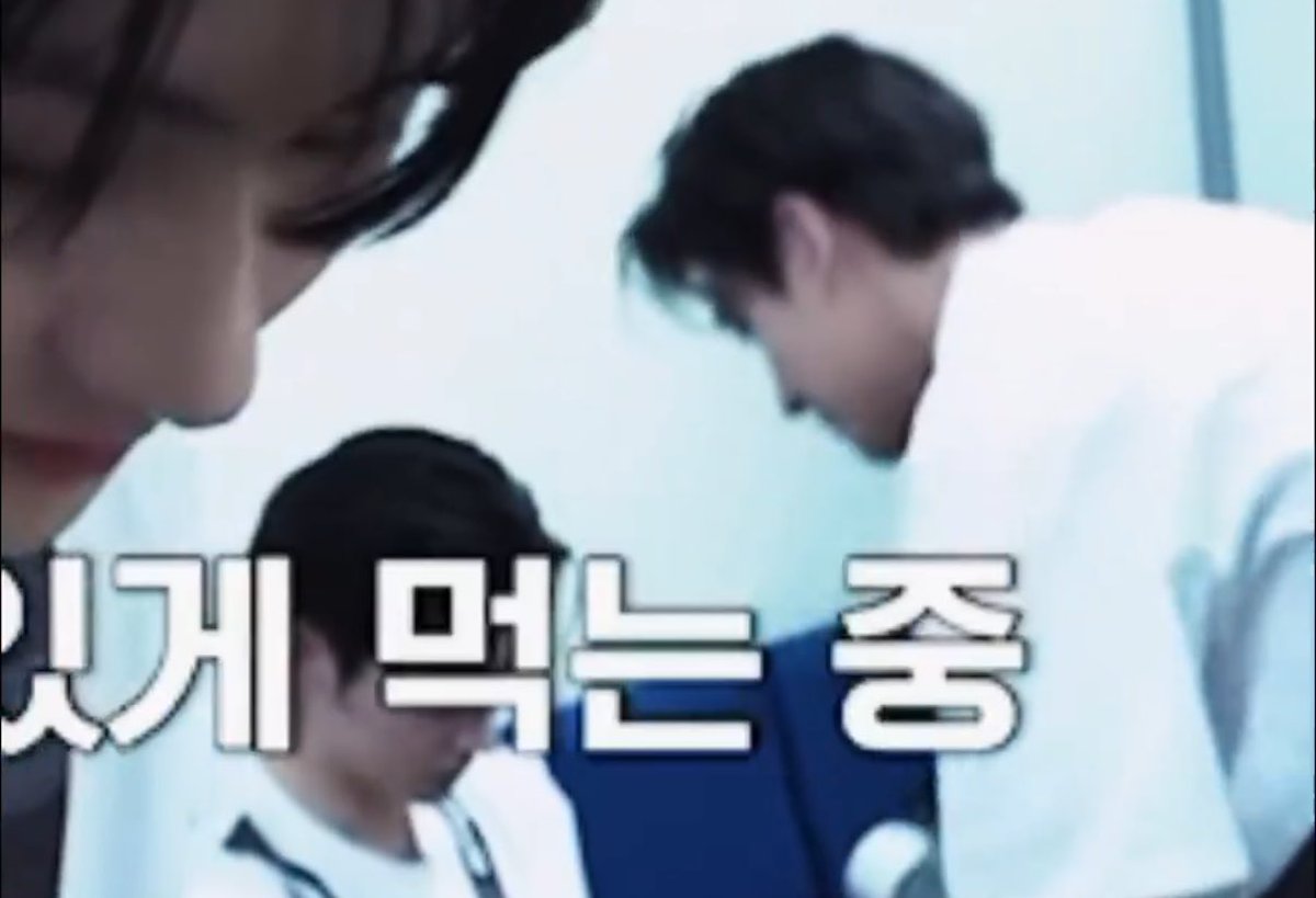 วาเนสส้า (@vvanessasim) on Twitter photo 