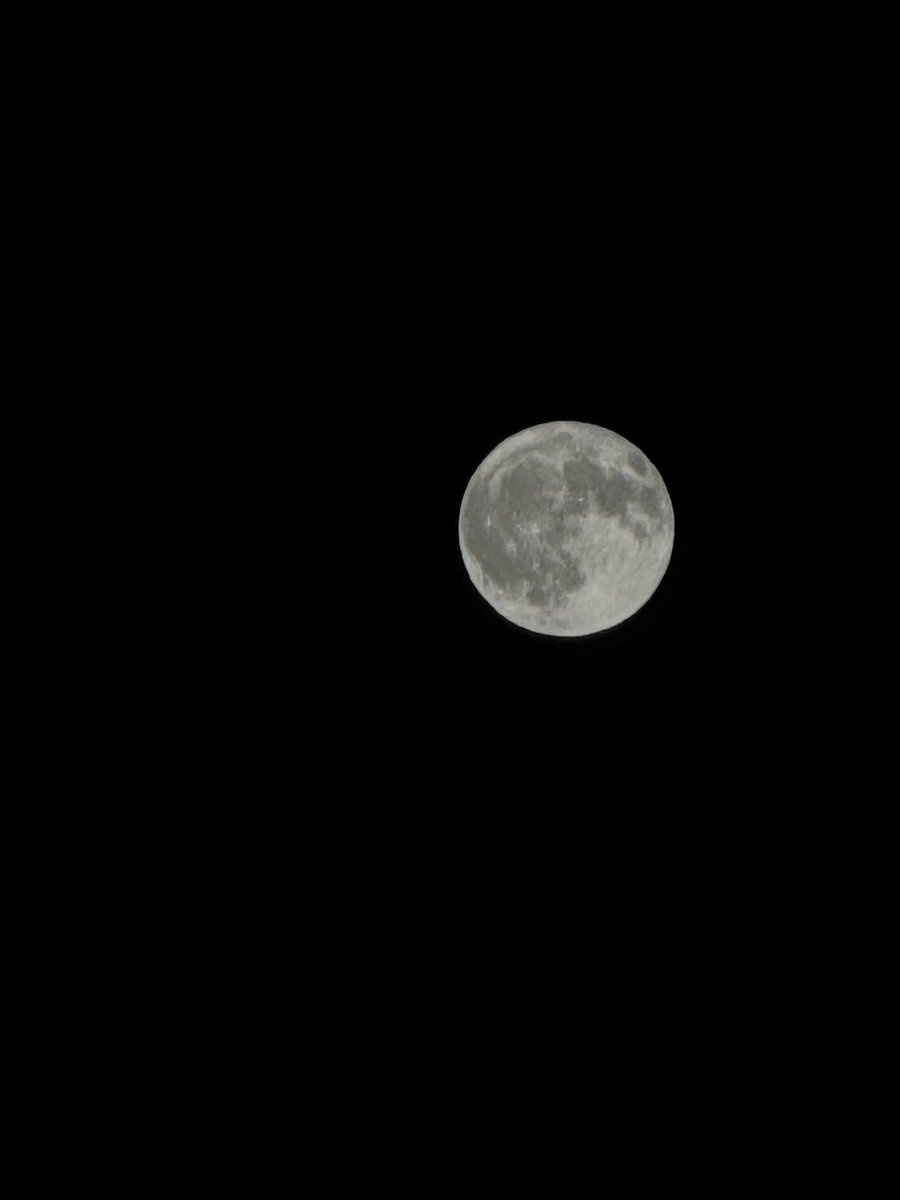 今宵も月がキレイね🌕

#iphone16pro