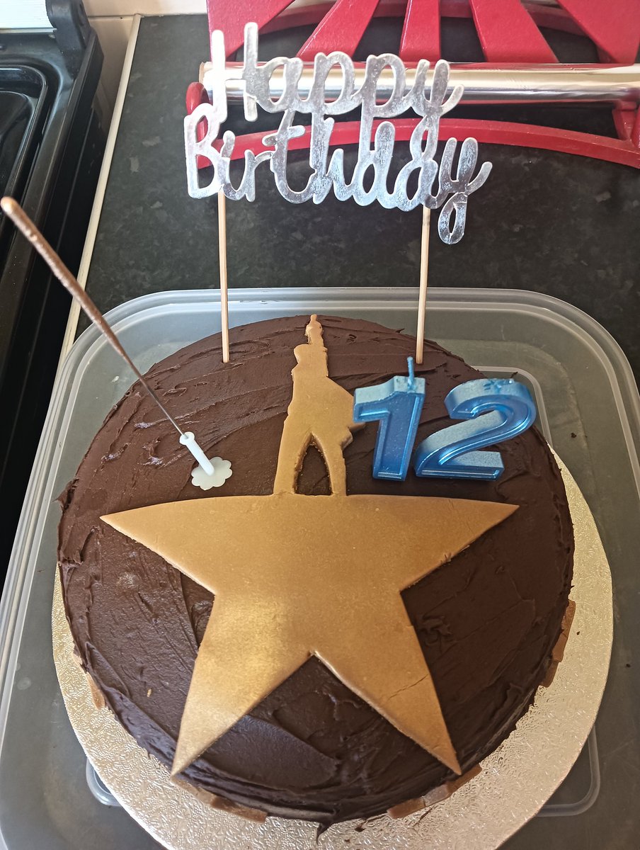 Lilyputt46's tweet photo. @HamiltonMusical My daughter's birthday cake, #Hamilton style. https://t.co/S9OudS9DGz