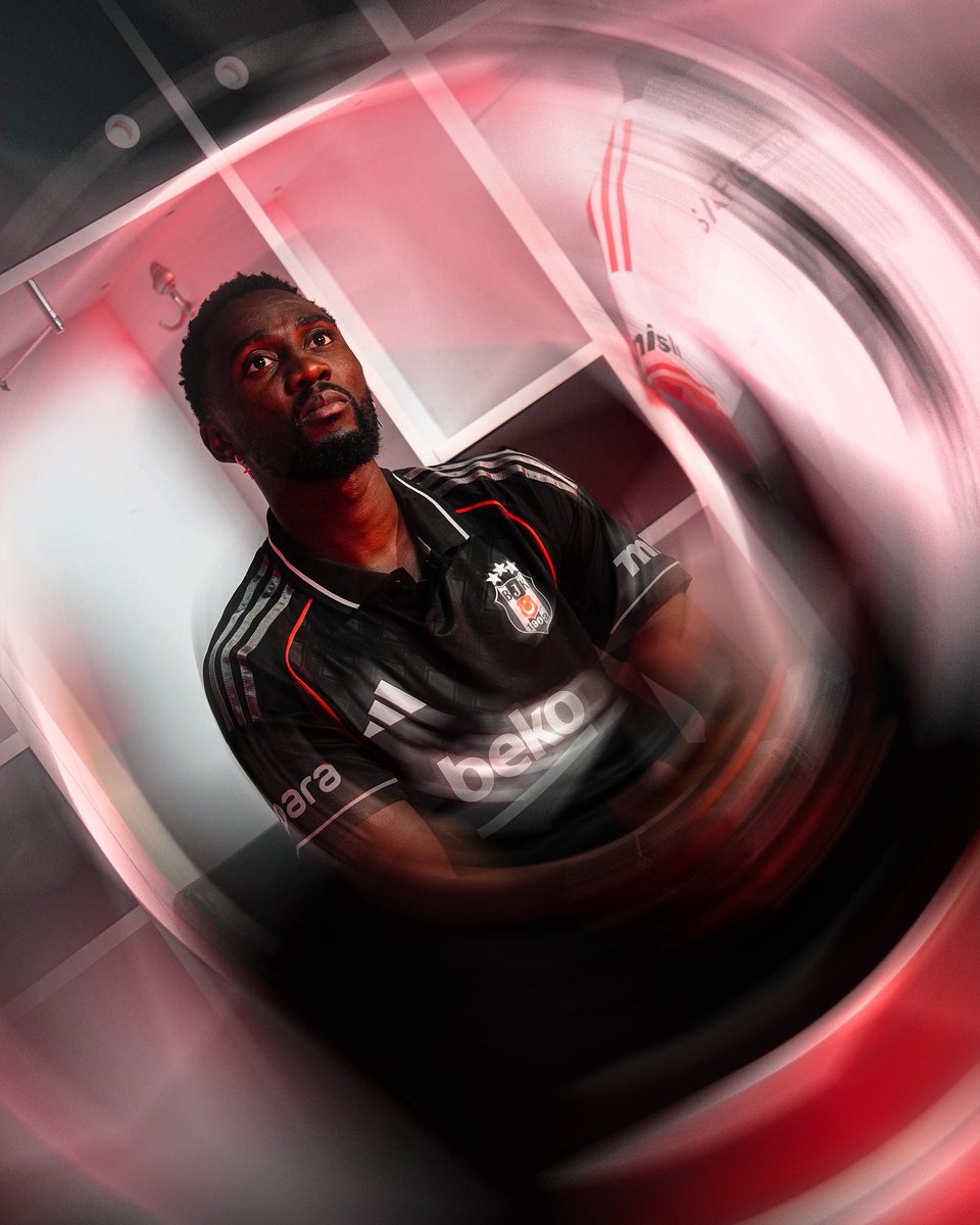 Besiktas's tweet photo. 𝓦𝓲𝓵𝓯𝓻𝓮𝓭 𝓝𝓭𝓲𝓭𝓲. 😎 https://t.co/eIslWxheYY