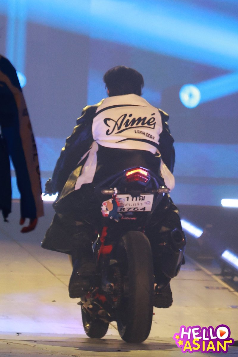 ทุกคนเห็นแล้วจุ๊จุ๊น้าา 🤫🤫 หลานเวสลีย์พามา 🏍 

WILLIAMEST 1ST MOMENT 
#WilliamEstFancon
#WilliamEstFanconD1
#williamjkp #est_rvp
#WilliamEst #วิลเลี่ยมเอส