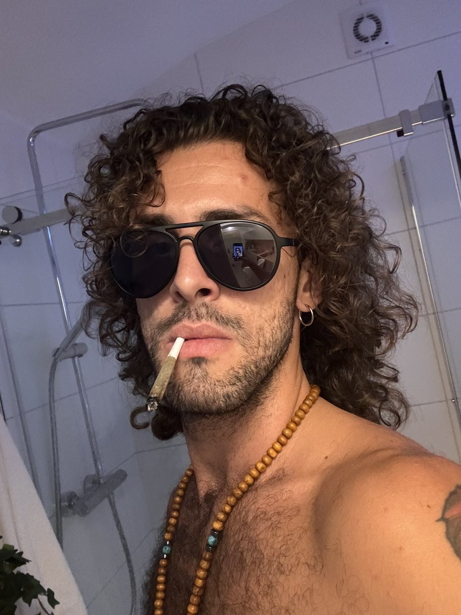 rude_pirate's tweet image. Prague 🇨🇿 
I want to tickle someone

I want to piss on someone