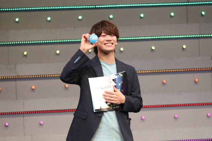 modelpress's tweet photo. 「リベンジ・スパイ」なにわ男子・大橋和也ら
“かんさい男子”1日限定で結成

本日28歳誕生日の大橋に
ファンから粋なプレゼントも🎂💚
https://t.co/zUJBTARW8j

◽“人質役”が大変な目に遭うゲーム挑戦
◽「初心LOVE」サビダンス披露
◽織山尚大らからの質問

#リベンジスパイ https://t.co/9TUmy7izbI