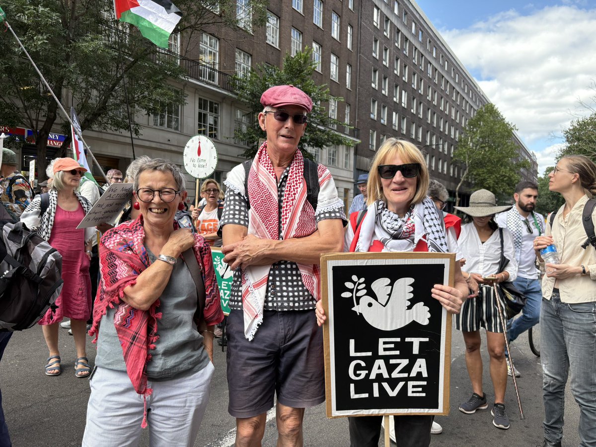 In Russell Square. 
Waiting for the march to start. 
Looks like a big one!
#StopStarvingGaza