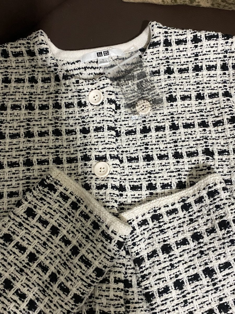 yutatheripper's tweet photo. wts preloved uniqlo knit cardigan size L, lepas  tag aja masih ada kancing cadangannya, 280k https://t.co/j9VGBDWyV9