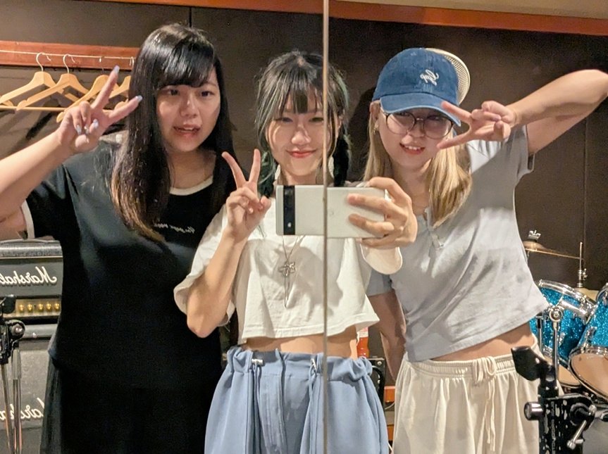 練習してきましたｯ！！！

仲良し3人組👩👧👱‍♀️

碧さんには、今回ちょっとした新たな挑戦をしてもらいます🤭
平日夜です！ぜひお越しください✨