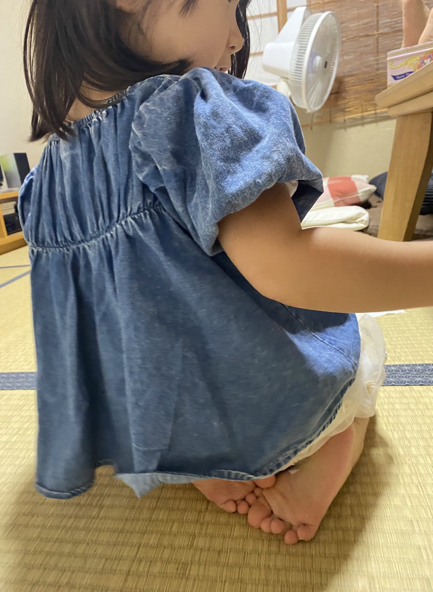 blaiseaya's tweet photo. 孫が  集中して
✂️チョキチョキしてます♪ https://t.co/9yWDU7WTTw
