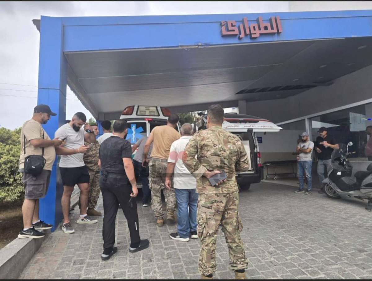 كل مرة يُقدّم #الجيش_اللبناني أبناءه قرابين على مذبح الوطن، لن يكون دمهم حبر على ورق البيانات.  
هو عهد في أعناقنا أن يبقى لبنان وطن الكرامة والسيادة إلى الأبد، مهما غلا الثمن.  
أنتم صمّام أمان هذا الوطن، ورمز بقاءه.