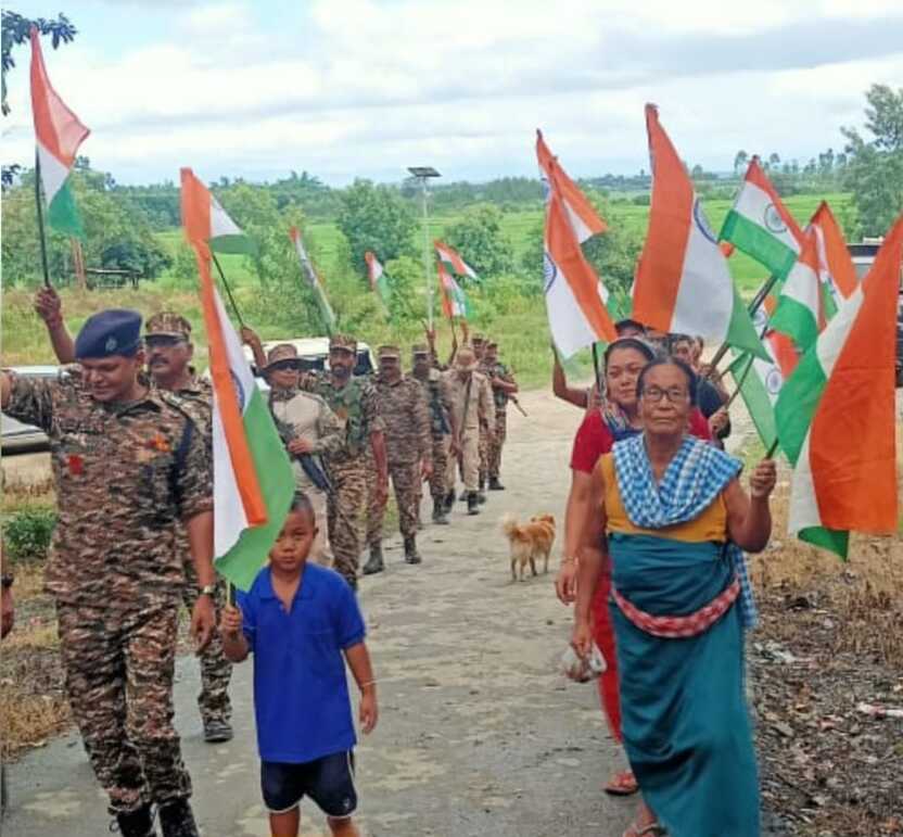 MinOfCultureGoI's tweet image. We are elated to see the enthusiasm surrounding the #HarGharTiranga campaign. From Kashmir to Lakshadweep and from Gujarat to Sikkim, the heartwarming images of people proudly hoisting the Tricolour show the deep connection that every Indian has with the National Flag. (1/3)