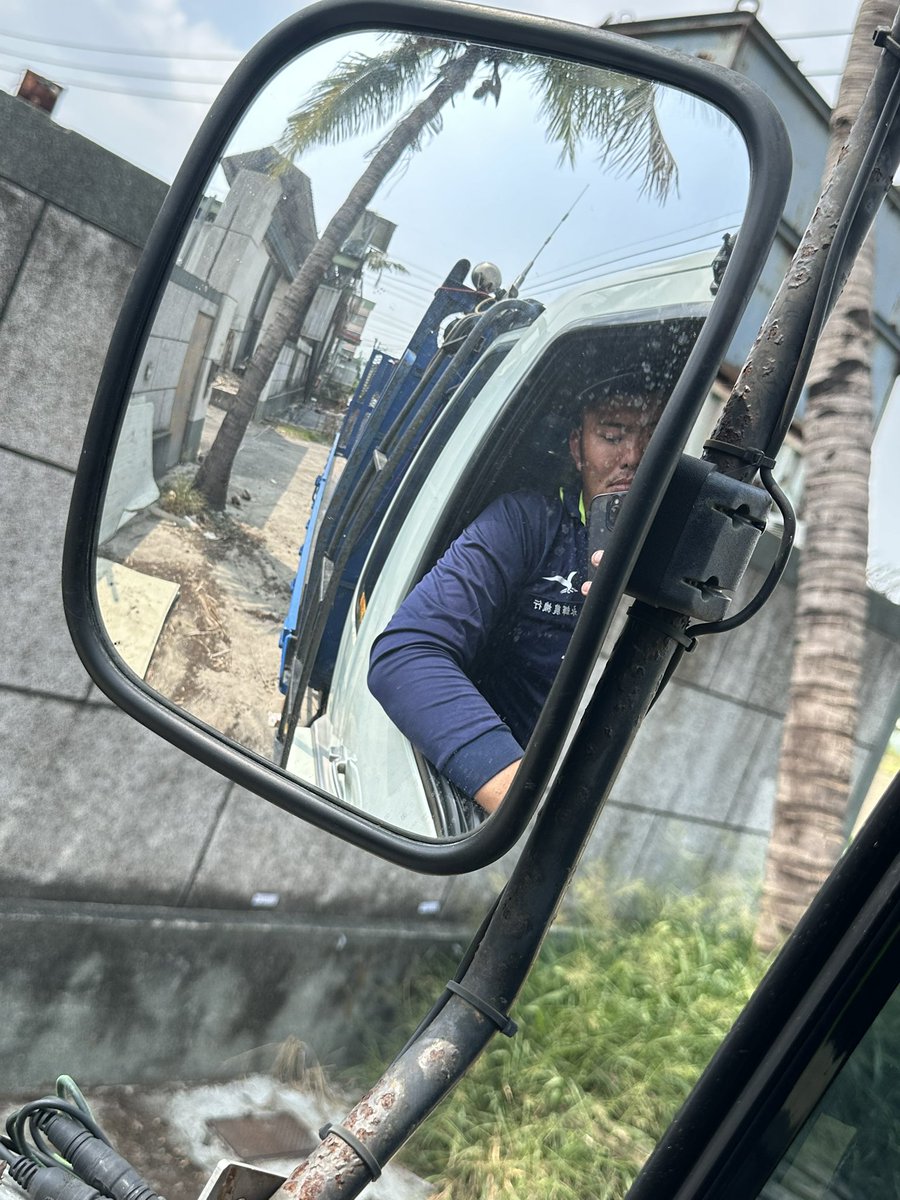 n7010811's tweet photo. 急徵一位台中抱睡 https://t.co/7j2a4j7OTz